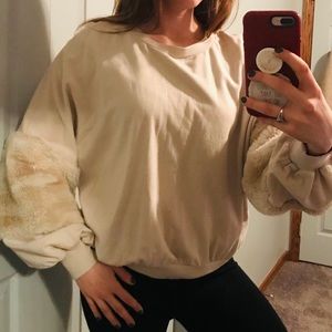 Oversized crewneck sweater